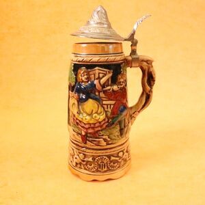 Vintage Toyo Wind Up Musical Beer Stein metal lid wooden base Japan